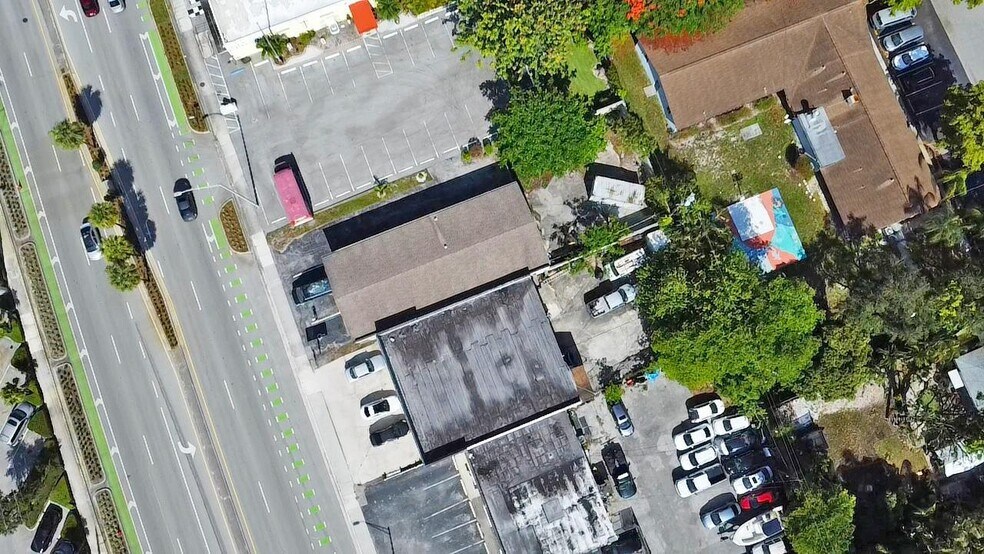 More Photos Of 200 W Prospect Rd, Oakland Park Freestanding For Sale