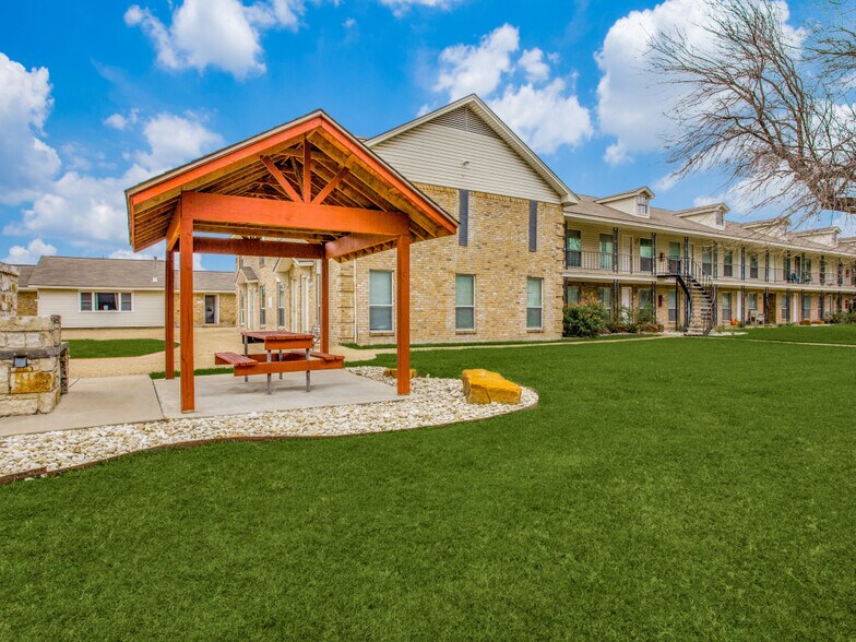 More Photos Of 6601-6701 May Dr, Waco Multifamily For Sale