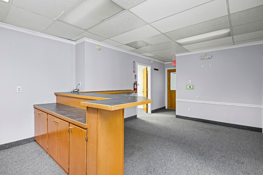 More Photos Of 30521 Schoenherr Rd, Warren Medical For Lease