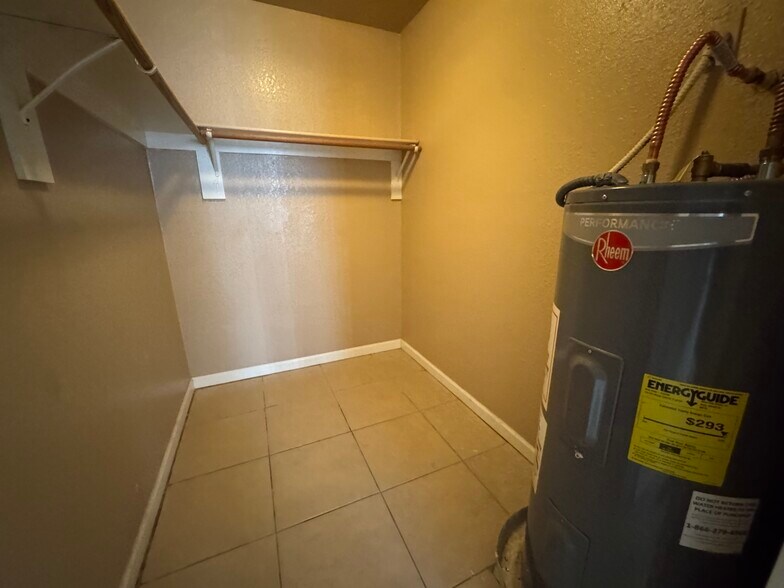 More Photos Of 1501 S Woodland St, Tucson Apartments For Sale