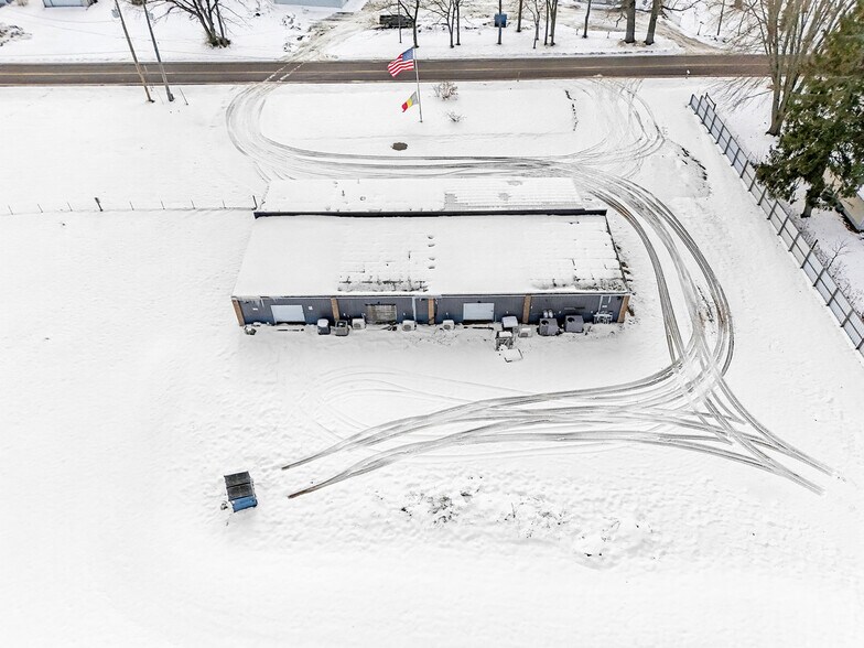 More Photos Of 2565 111th Ave, Allegan Office For Sale