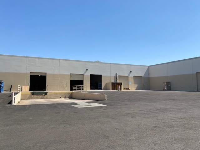 More Photos Of 2102 W Quail Ave, Phoenix Warehouse For Lease