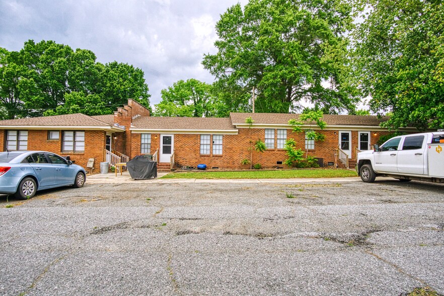 More Photos Of 19612 & 19630 Oak St, Cornelius Apartments For Sale