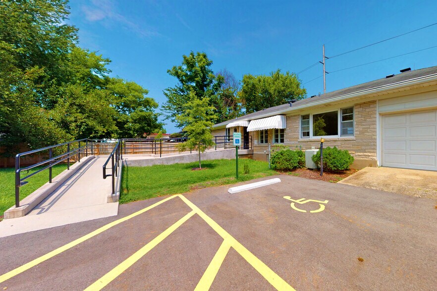 More Photos Of 9212 Preston Hwy, Louisville Office For Sale
