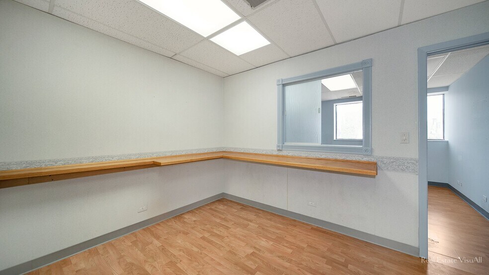 More Photos Of 129 S Roselle Rd, Schaumburg Office For Sale