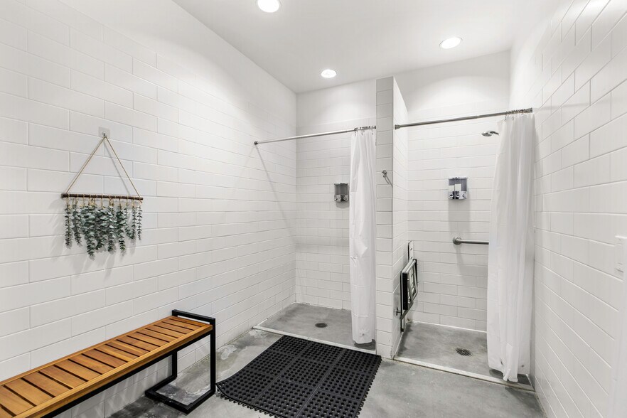 More Photos Of 19711 Stuebner Airline Rd, Spring Medical For Lease