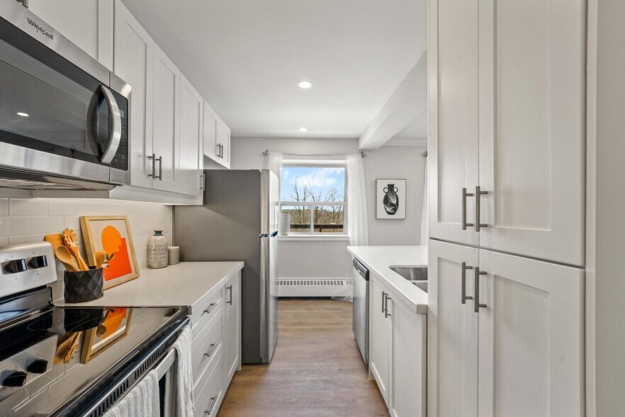 More Photos Of 143 Main St, Dartmouth Apartments For Sale
