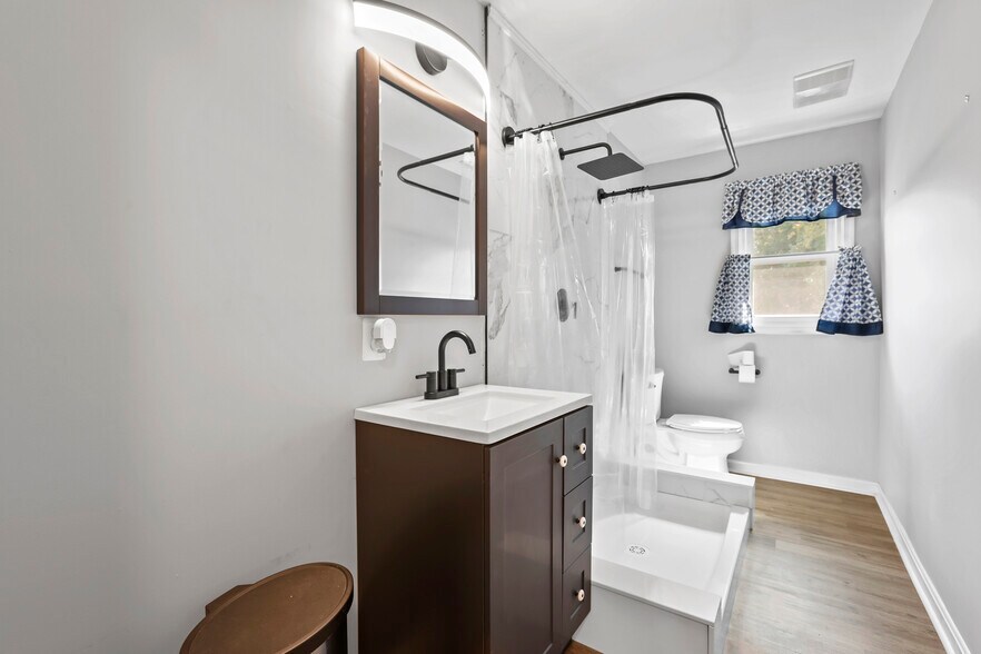 More Photos Of 5755 Courthouse Rd, Spotsylvania Office Residential For Lease