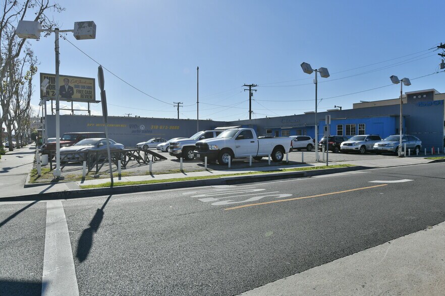 More Photos Of 15301 Hawthorne Blvd, Lawndale Auto Dealership For Lease