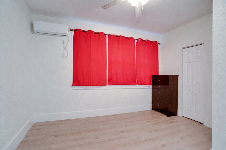 More Photos Of 316 W Columbus Dr, Tampa Apartments For Sale