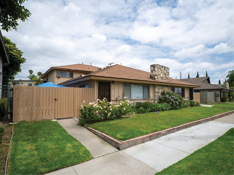 More Photos Of , Anaheim Multifamily For Sale