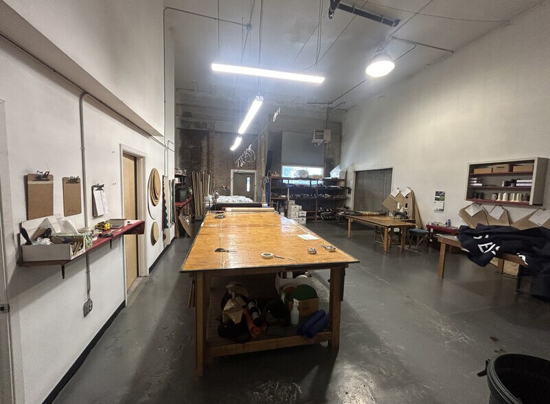 More Photos Of 604-620 SE Water Ave, Portland Warehouse For Lease