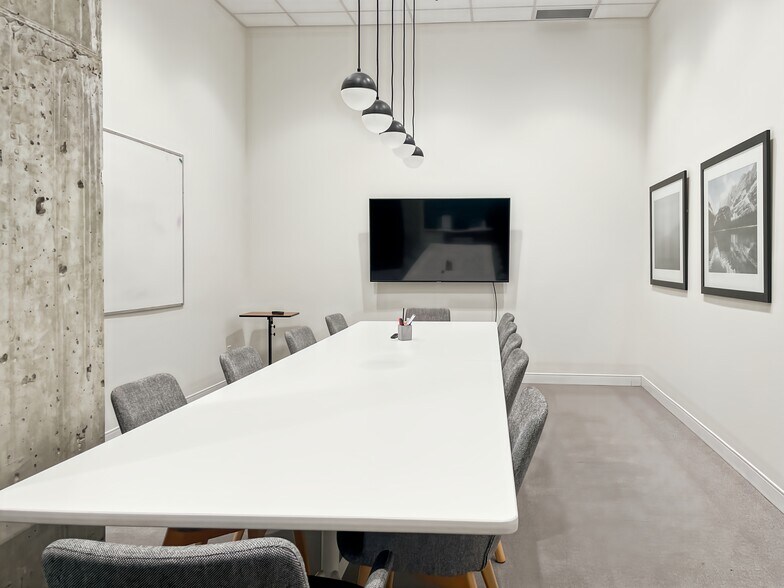 More Photos Of 460 Doyle Ave, Kelowna Coworking Space