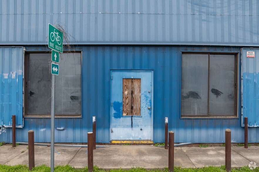 More Photos Of 2208 Dickerson Pike, Nashville Warehouse For Lease