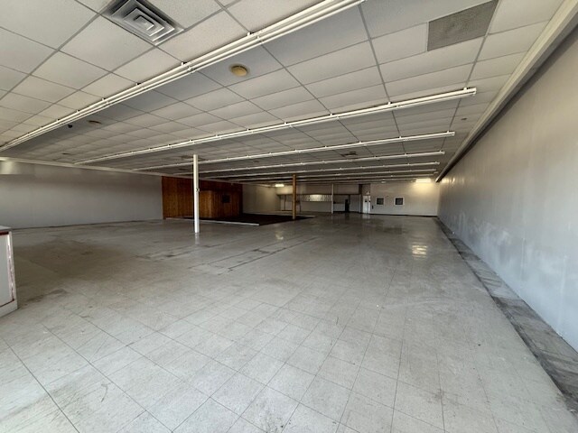 More Photos Of 1812-1816 S Limestone St, Springfield Freestanding For Lease
