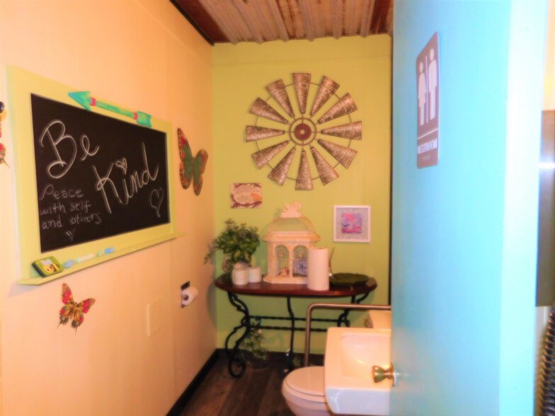 More Photos Of 10780 Highway 126, Mapleton General Retail For Sale