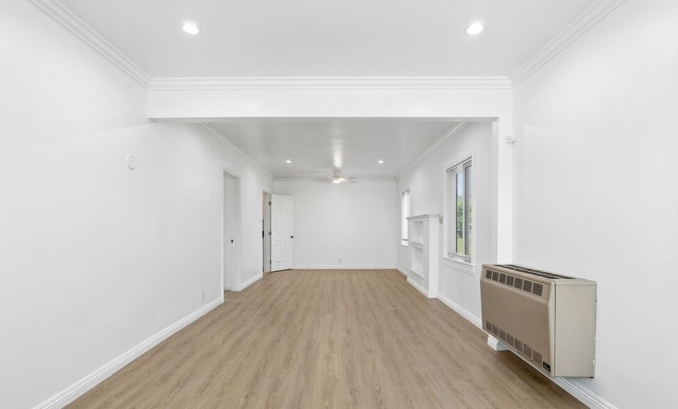 More Photos Of 2709 Santa Monica Blvd, Santa Monica Storefront Retail Residential For Sale