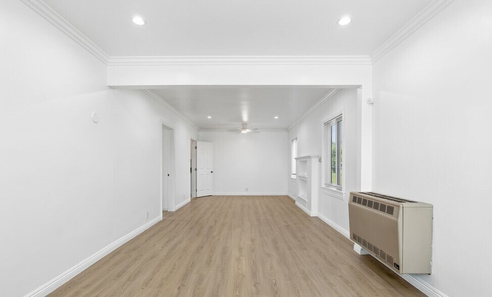 More Photos Of 2709 Santa Monica Blvd, Santa Monica Storefront Retail Residential For Sale