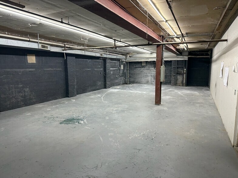 More Photos Of 10 Squirrelwood Rd, Woodland Park Warehouse For Lease