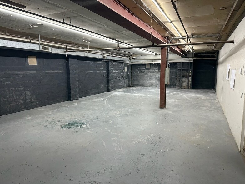 More Photos Of 10 Squirrelwood Rd, Woodland Park Warehouse For Lease