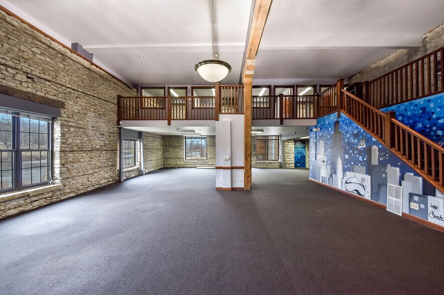 More Photos Of 30 S Shumway Ave, Batavia Office For Lease