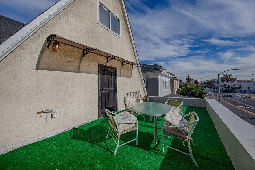 More Photos Of 412-414 E 12th St, Oakland Storefront Retail Residential For Sale