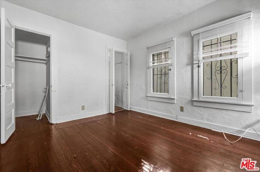 More Photos Of 134 Park Pl, Venice Multifamily For Sale