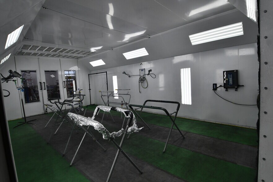 More Photos Of 4930 E 2550 N, Eden Auto Dealership For Lease