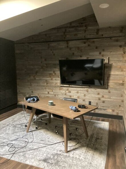 More Photos Of 1531 E Bradford Pky, Springfield Medical For Lease