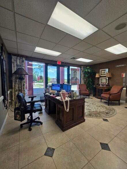 More Photos Of 4091 Colonial Blvd, Fort Myers Office Residential For Sale