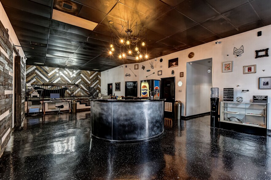 More Photos Of 4006 Texoma Pky, Denison General Retail For Sale