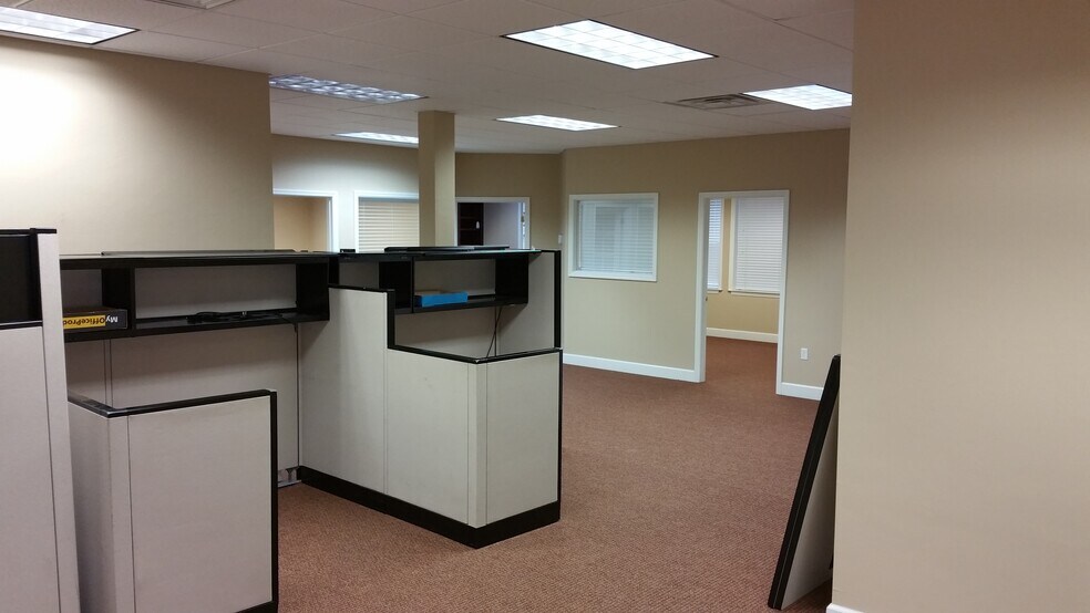 More Photos Of 1983 Centre Pointe Blvd, Tallahassee Office For Lease