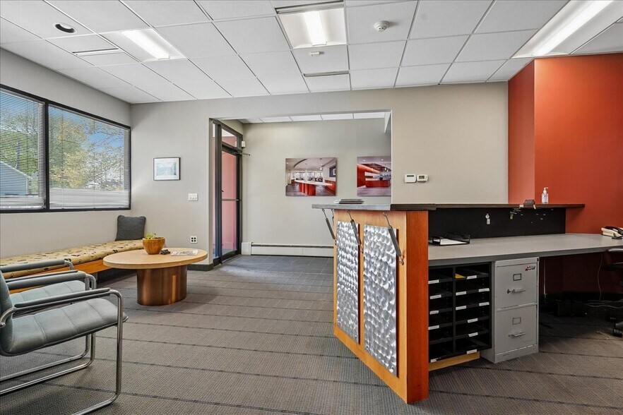 More Photos Of 6476-6492 Sligo Mill Rd, Takoma Park Warehouse For Lease