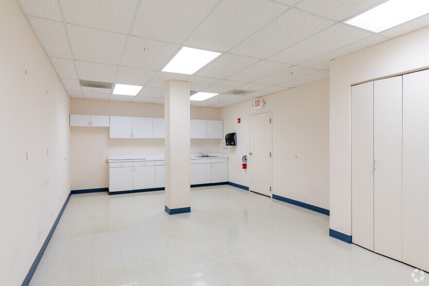 More Photos Of 1715-1785 Winnetka Cir, Rolling Meadows Unknown For Sale