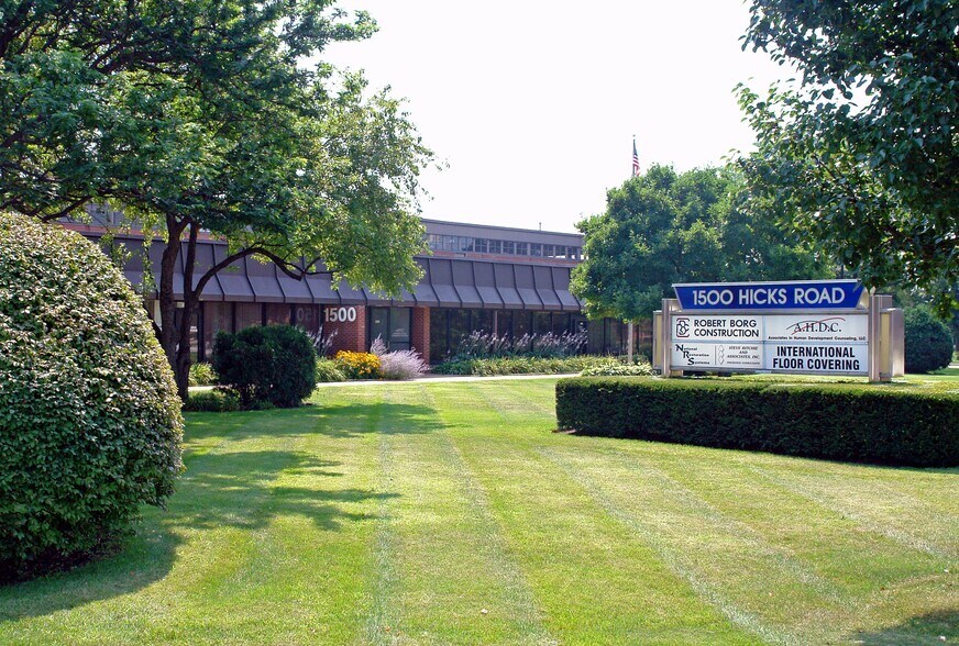 More Photos Of 1500 Hicks Rd, Rolling Meadows Warehouse For Lease