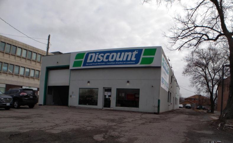 Primary Photo Of 1749 Bank St, Ottawa Service For Lease