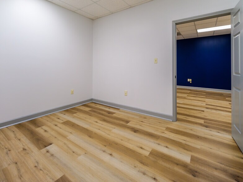 More Photos Of 621-625 Huntsman Ct, Gastonia Medical For Lease