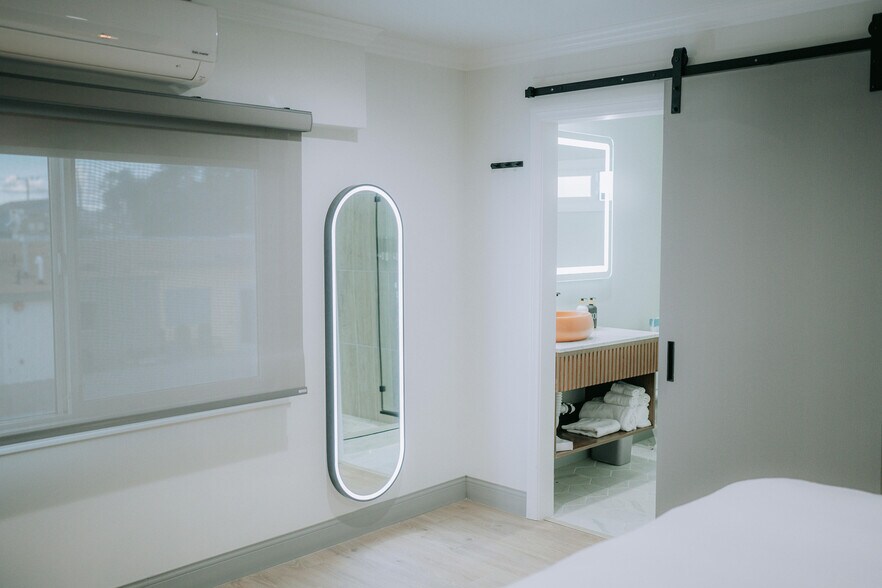 More Photos Of 1107 N Broadway, Santa Maria Hotel For Sale