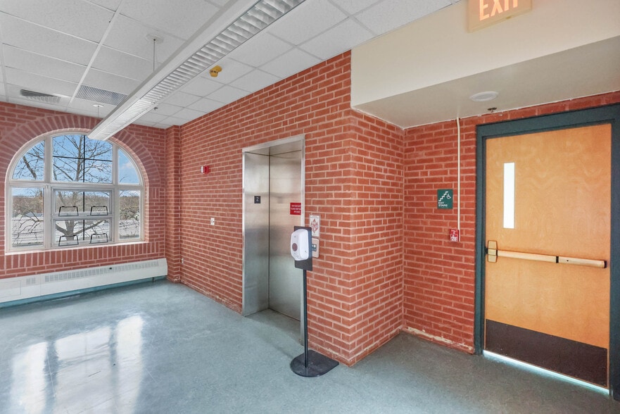 More Photos Of 651 Norwich Rd, Plainfield Schools For Sale