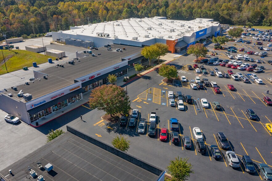 More Photos Of 1003-1021 High Point St, Randleman Unknown For Lease