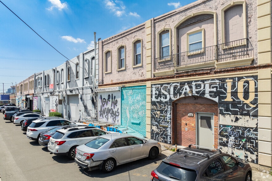 More Photos Of 1101-1135 E 5th St, Los Angeles Warehouse For Lease