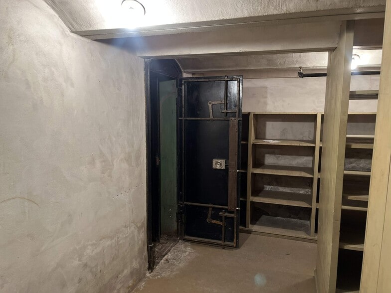 More Photos Of 101 Central Ave, Great Falls Storefront Retail Office For Sale