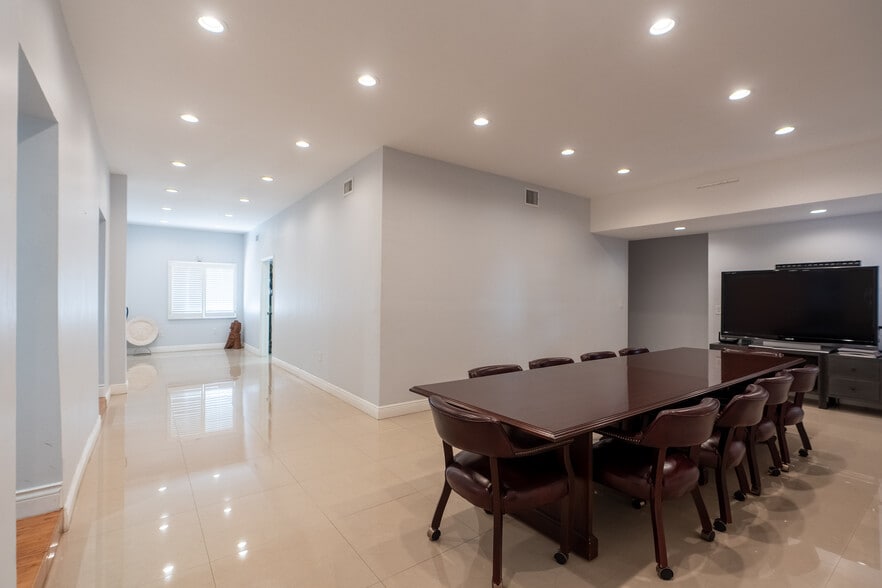 More Photos Of , Coral Gables Office For Sale