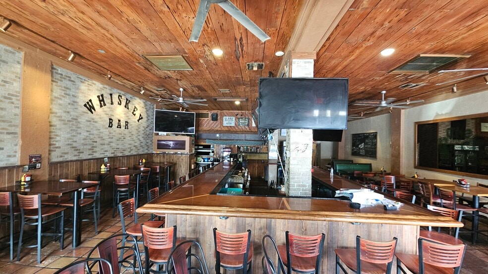 More Photos Of 614 Lake Ave, Lake Worth Restaurant For Sale