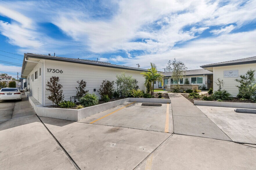 More Photos Of 17302 Ermanita Ave, Torrance Apartments For Sale