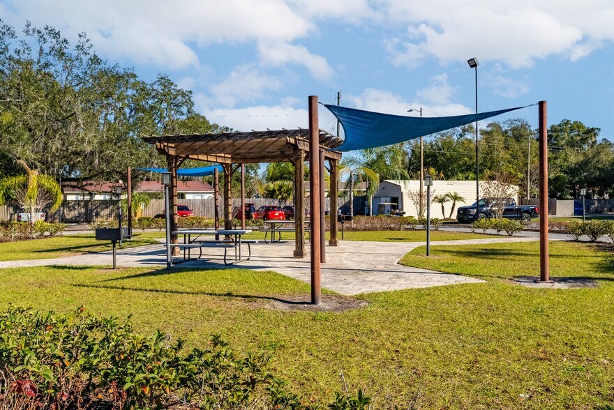 More Photos Of 5659 Del Prado Dr, Tampa Apartments For Sale