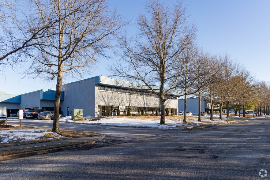 Primary Photo Of 200 13th Ave, Ronkonkoma Warehouse For Lease