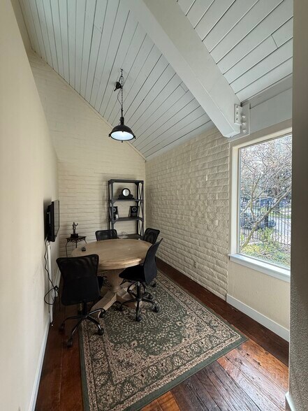 More Photos Of 235 Union St NE, Salem Office For Sale