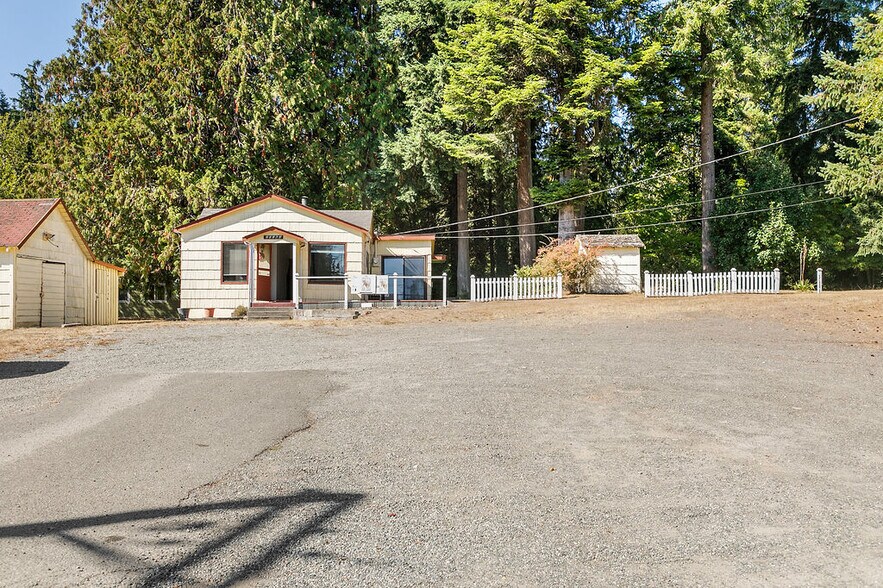 More Photos Of 20363-20379 NW Cedar Ln, Poulsbo General Retail For Sale