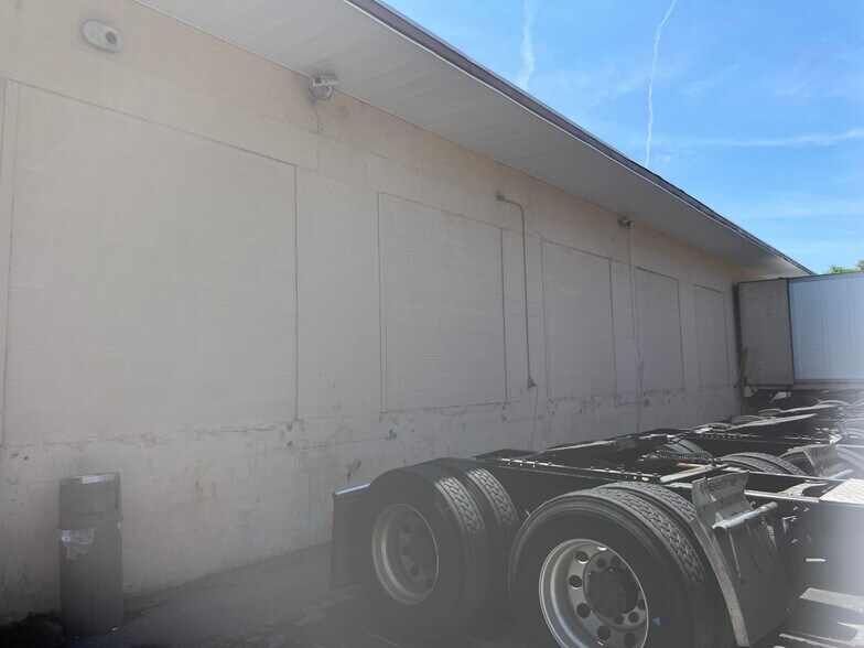More Photos Of 2929 Valley Ave, Winchester Truck Terminal For Lease